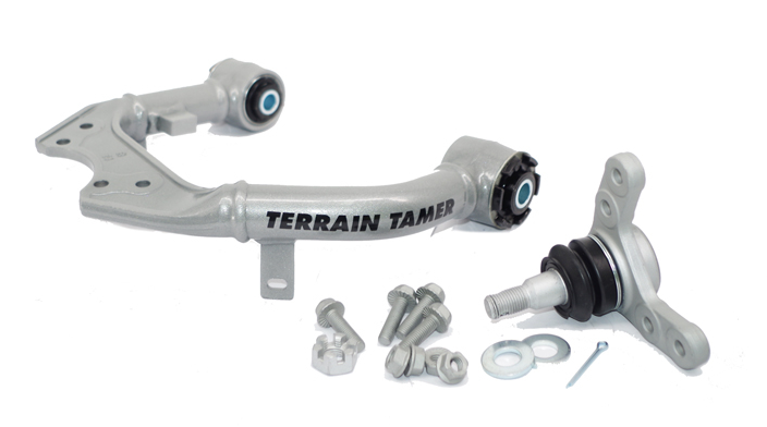 TERRAIN TAMER-KIT 2 TRIANGLES DE SUSPENSION AVANT SUPERIEUR RENFORCE -Pour une extension maximale des amortisseurs-Entre +2.5 et +3.5 degrés de chasse
