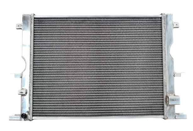 Radiateur en aluminium Land Rover Defender TD5 TD4 (bientot disponible )