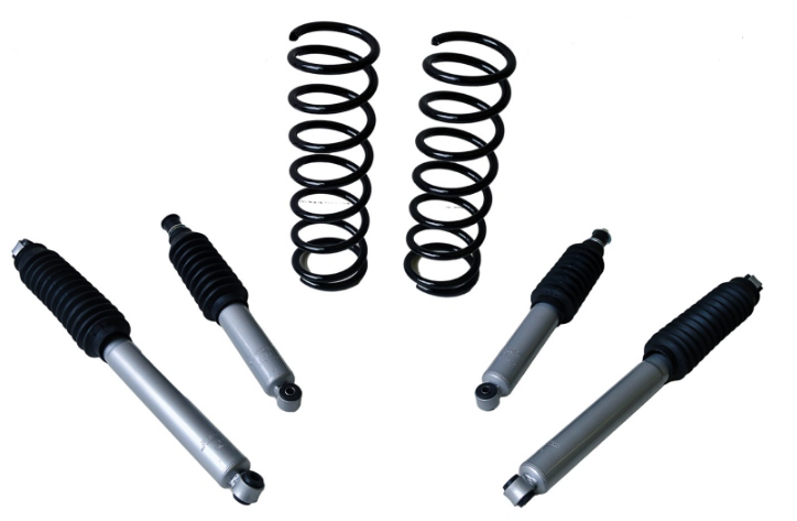 KIT DE SUSPENSION +40MM POUR NISSAN TERRANO I ET II  comprend 2 ressorts arrières et 4 amortisseurs  à gaz